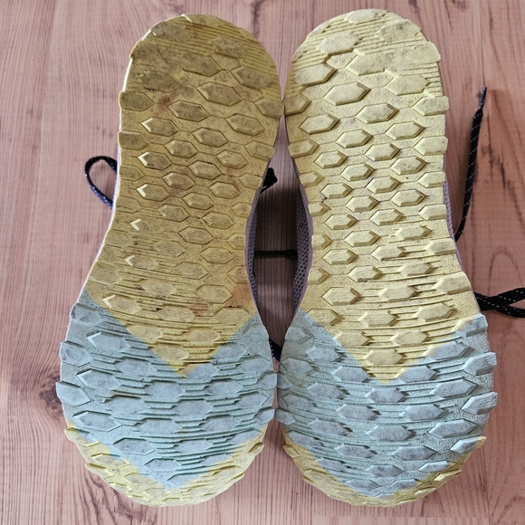 New Balance Women's Fresh Foam Arishi Trail V1 Trail Running Shoe - Picture 3 of 9